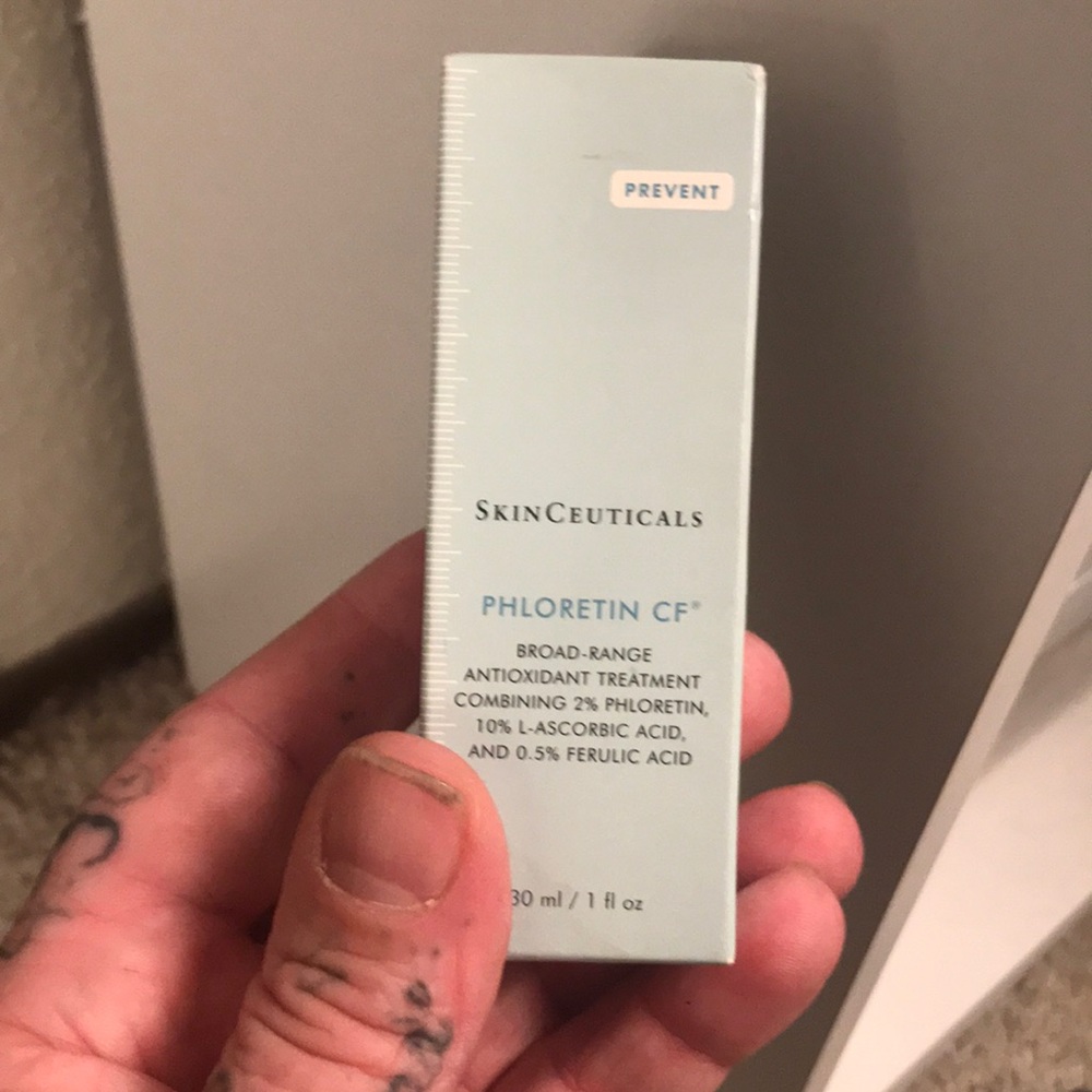 SkinCeuticals PHLORETIN CF anti aging antioxidant treatment